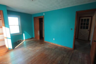 59 W Lewis St, Struthers, OH 44471 - photo 4