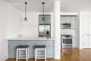 21-10 44th Dr unit PHA, Long Island City, NY 11101 - photo 5