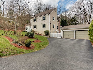 3 Jefferson Rd, North Smithfield, RI 02896 - photo 2