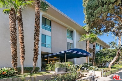 927 N Kings Rd unit 107, West Hollywood, CA 90069 - photo 3