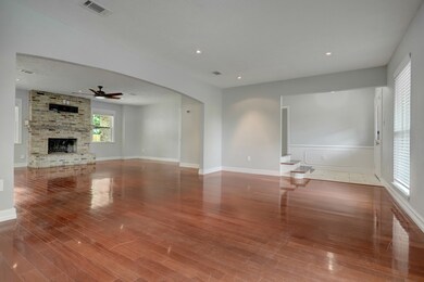 1150 Curtin St, Houston, TX 77018 - photo 6