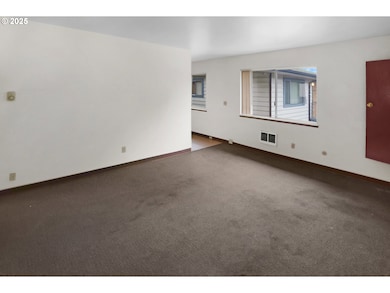 1910 SE Stark St, Portland, OR 97214 - photo 6