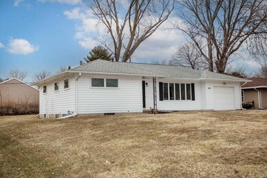 3915 Veralta Dr, Cedar Falls, IA 50613 - photo 2