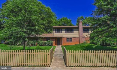 4728 Redfern Ct, Annandale, VA 22003 - photo 3