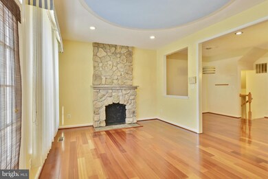 2564 Banshire Dr, Herndon, VA 20171 - photo 7