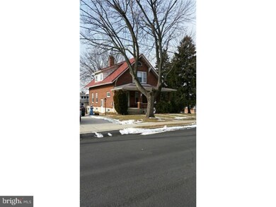 3310 Fairfield St, Reading, PA 19605 - photo 4