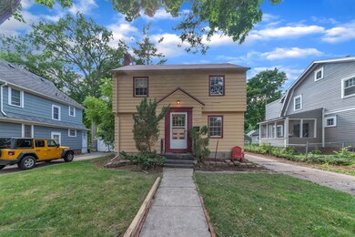 03-539 Charles St-WindowStill-Real-