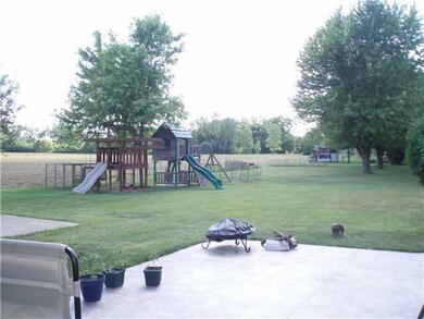 2815 Cornstalk Ave, Ashville, OH 43103 - photo 3