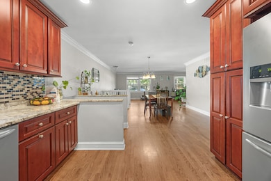 573 Maple Ave, Lisle, IL 60532 - photo 4