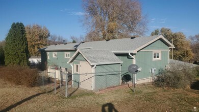 827 Peggy St, Junction City, KS 66441 - photo 3