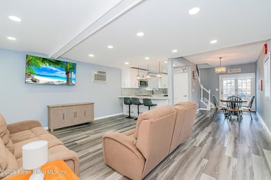 537 Annadale Rd, Staten Island, NY 10312 - photo 7