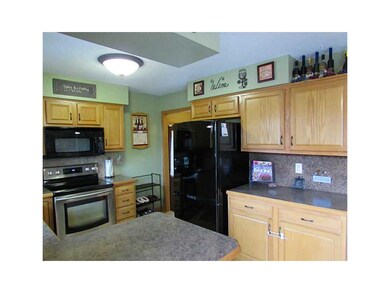 Eat-in Kitchen.