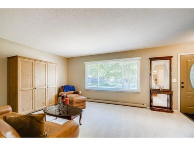A great home to entertain in or host big family ga