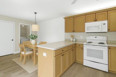 465 E Waverly Place unit 8B, Vero Beach, FL 32960 - photo 7