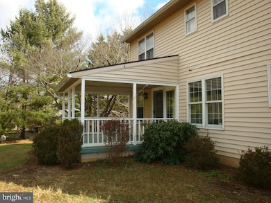 2404 Crestnoll Rd, Reisterstown, MD 21136 - photo 4