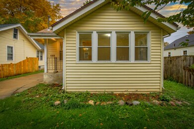 1217 E Alcott-20