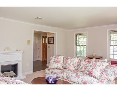 13 Penobscot St, Medfield, MA 02052 - photo 5