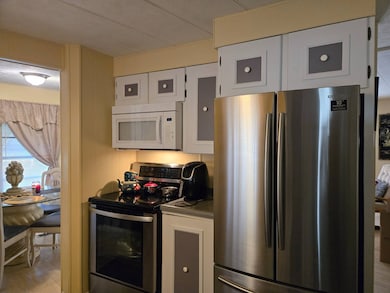 5817 Eastlake Dr unit 91, New Port Richey, FL 34653 - photo 3