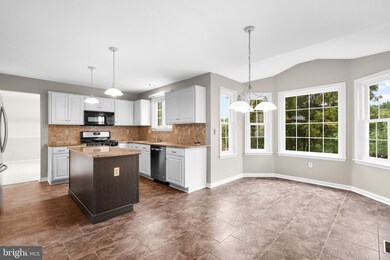 5782 Victor Dr, Sykesville, MD 21784 - photo 7