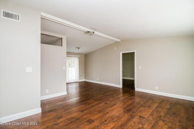 002-photo-living-room-7937528
