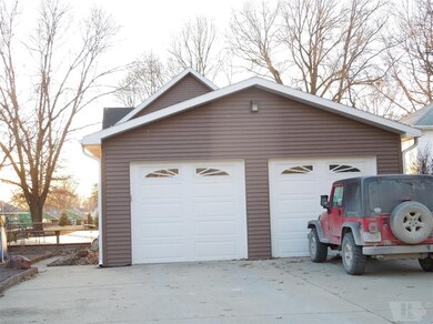 705 S Center St, Shenandoah, IA 51601 - photo 6