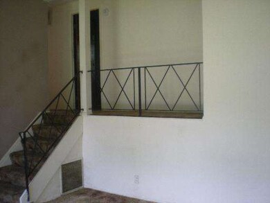 113 Granada Rd, Carpentersville, IL 60110 - photo 4