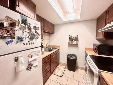 1351 Kitchen