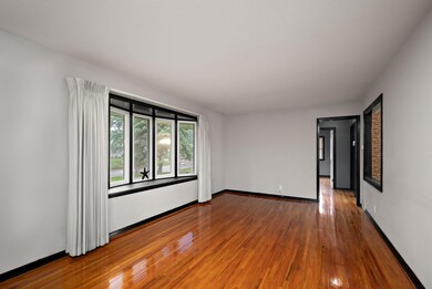 3-web-or-mls-11627-yukon-st-nw.jpg