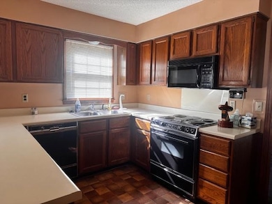 8460 Buckhurst Rd, Cordova, TN 38016 - photo 4