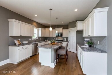 8023 NW 95th Cir, Johnston, IA 50131 - photo 3