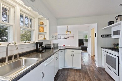 03_108SBarton_5_Kitchen_LowRes