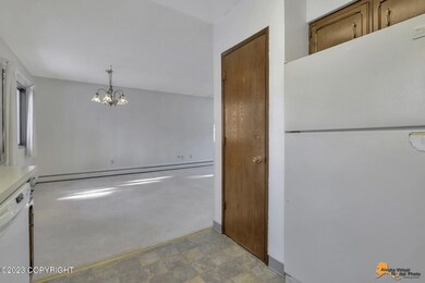 Kitchen w/Pantry