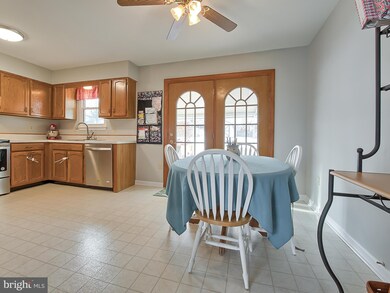 213 Grand Dr, Taneytown, MD 21787 - photo 7