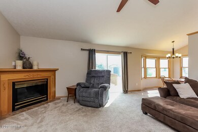 005-Living_Room-1252941-mls