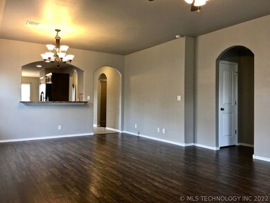 8945 S 255th East Ave, Broken Arrow, OK 74014 - photo 5