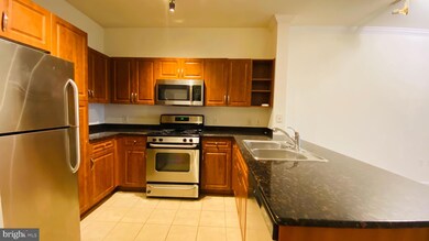 12917 Centre Park Cir unit 112, Herndon, VA 20171 - photo 2