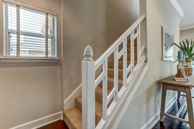1st Floor Foyer Entry
