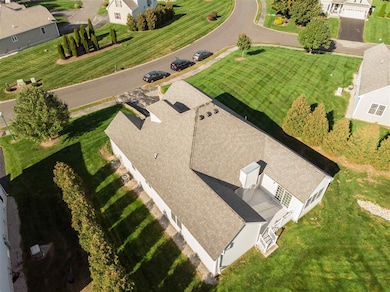 39 Sawgrass Cir, Londonderry, NH 03053 - photo 3