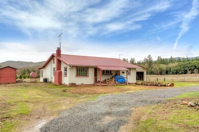 6666 Cypress Dr, Central Point, OR 97502 - photo 2