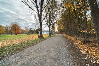 1035_E_Arthur_Rd-41
