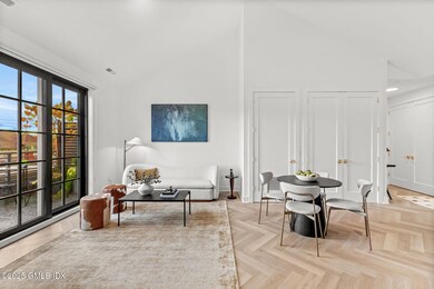 100 E Putnam Ave unit 311, Greenwich, CT 06807 - photo 2