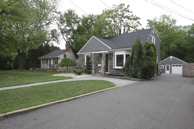 005_FRONT DRIVEWAY