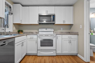 16 Profile Cir, Nashua, NH 03063 - photo 4