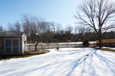 1541 Yosemite Pkwy, Algonquin, IL 60102 - photo 3