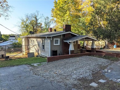 1004 Nathan Hunt Dr, High Point, NC 27260 - photo 2