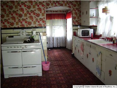 22 Mersereau Ave, Staten Island, NY 10303 - photo 3