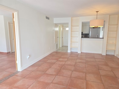 10075 Westpark Dr unit 40, Houston, TX 77042 - photo 5