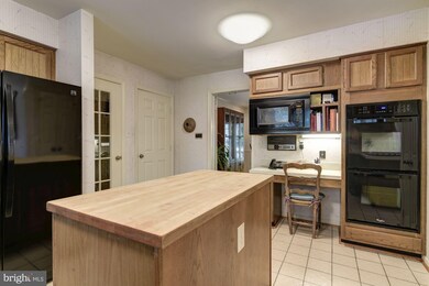 14616 Dehaven Ct, North Potomac, MD 20878 - photo 4