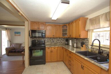 05 136 Buckhorn Dr Kitchen 2