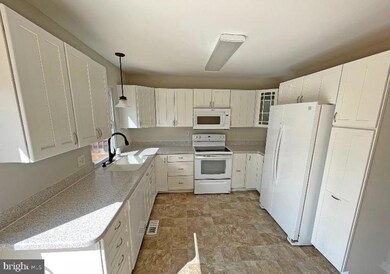 662 Yorkshire Dr, Edgewood, MD 21040 - photo 7